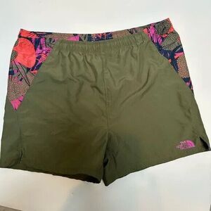The North Face Girls' Class V Water Shorts Olive Green Logo‎ Size XL
